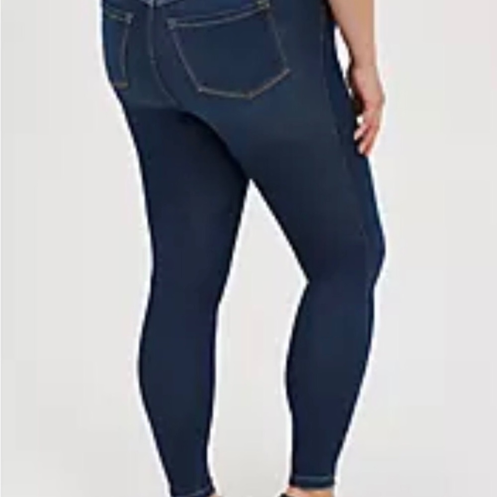 Torrid size 6R mid-fit skinny Jeans NWT